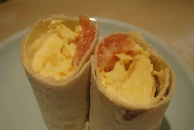 Eggs Benedict breakfast wraps recipe