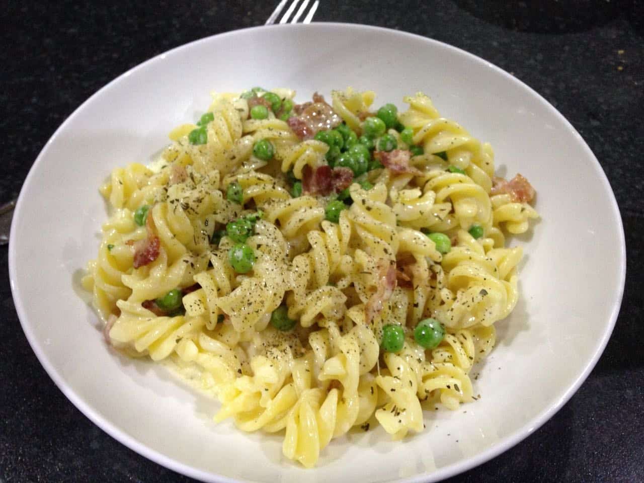 Carbonara with mint and peas