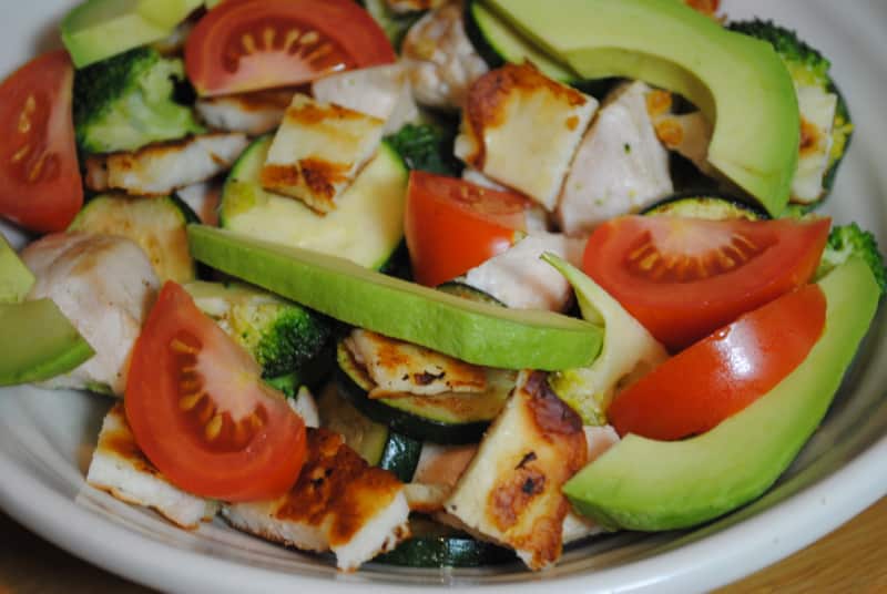 Low Carb Filling Chicken and Halloumi Salad