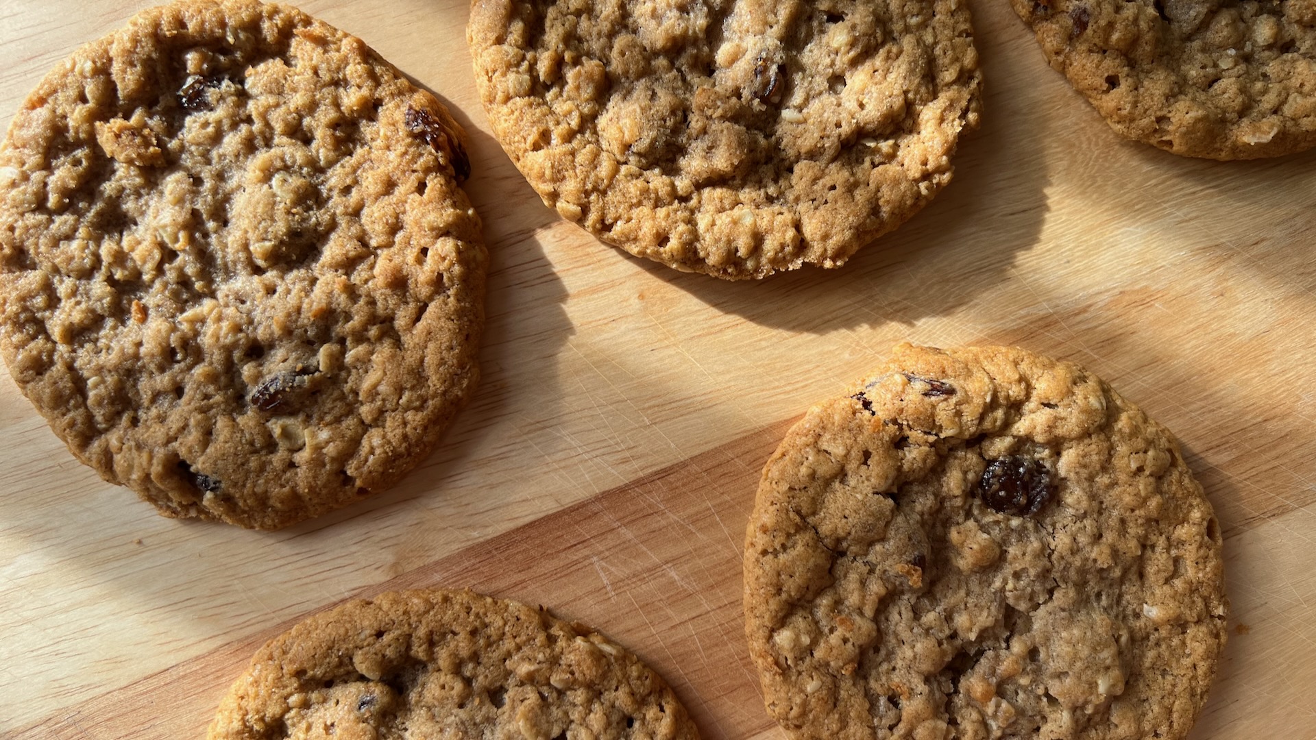 Easy Vegan Oat and Raisin Cookies