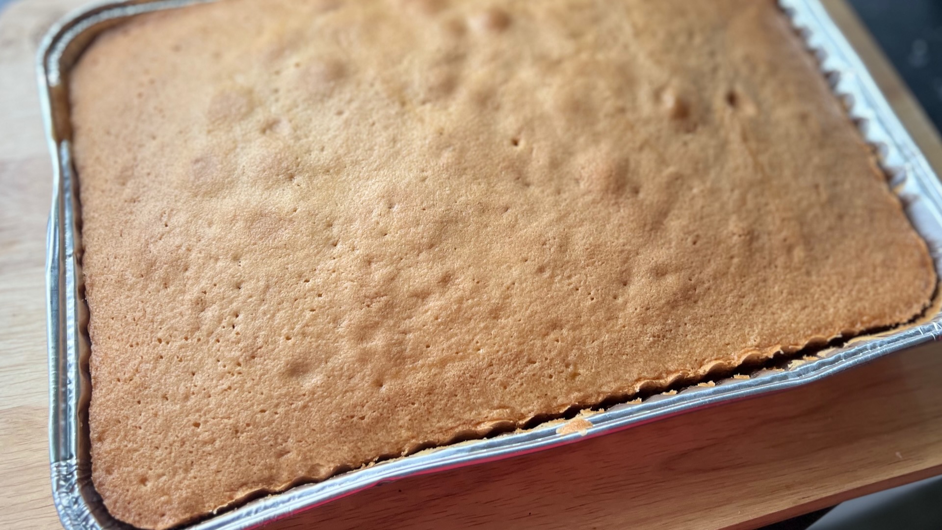basic sponge tray bake recipe